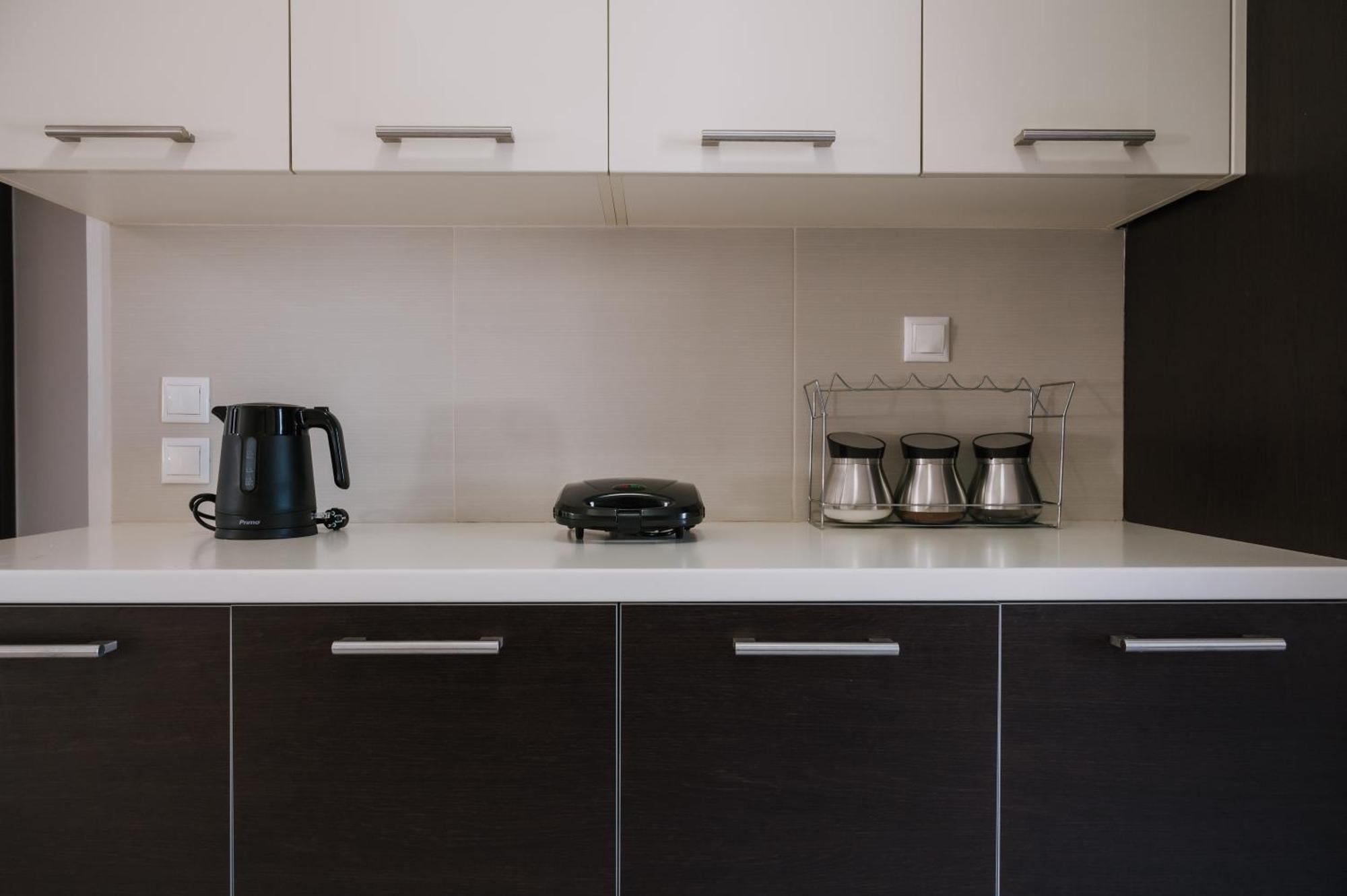 Hb Modern Apartments トロン エクステリア 写真