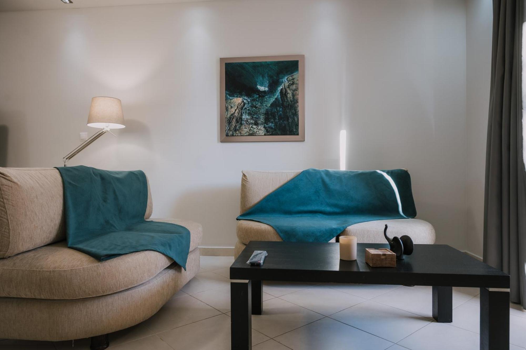 Hb Modern Apartments トロン エクステリア 写真