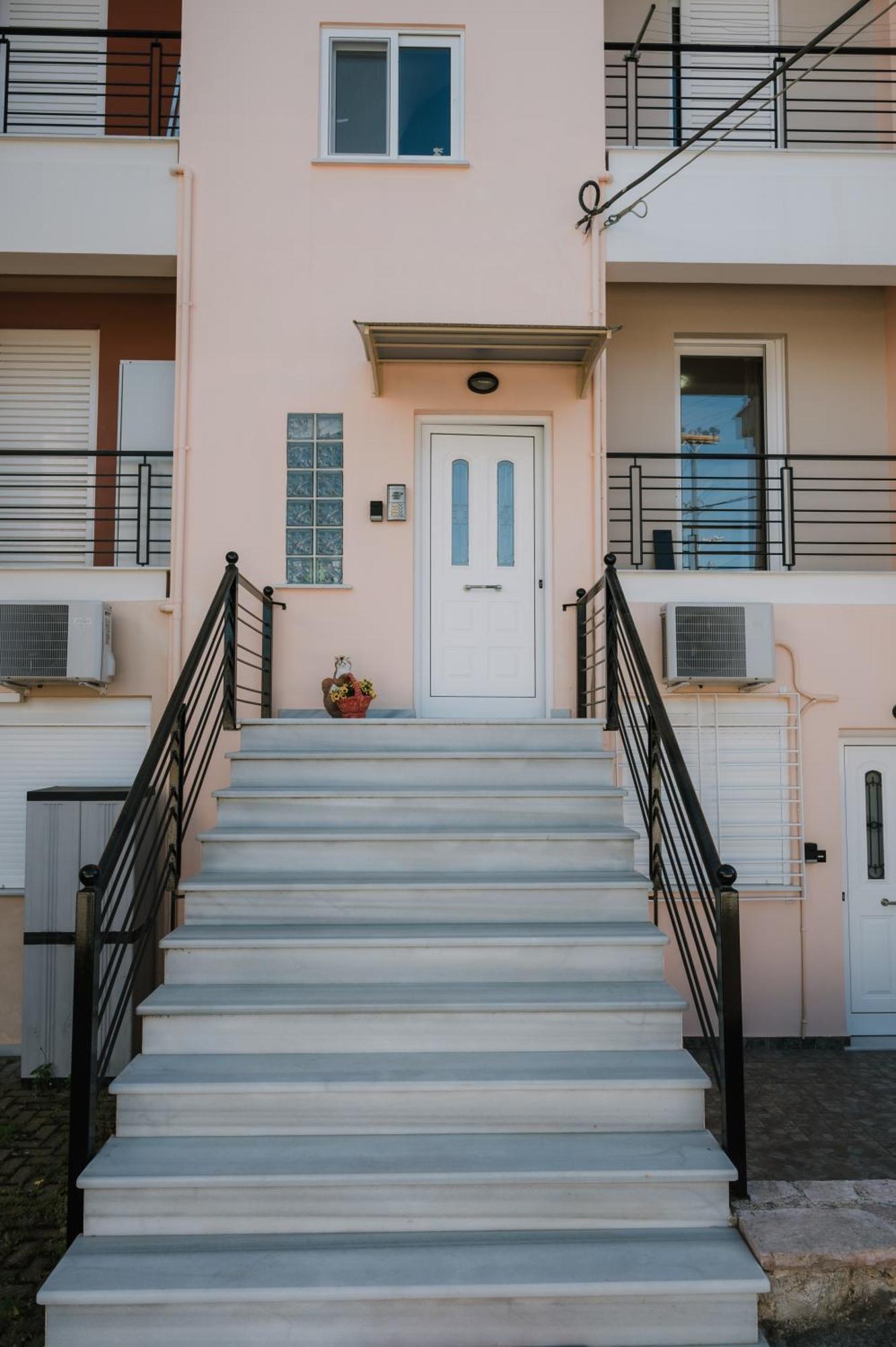 Hb Modern Apartments トロン エクステリア 写真