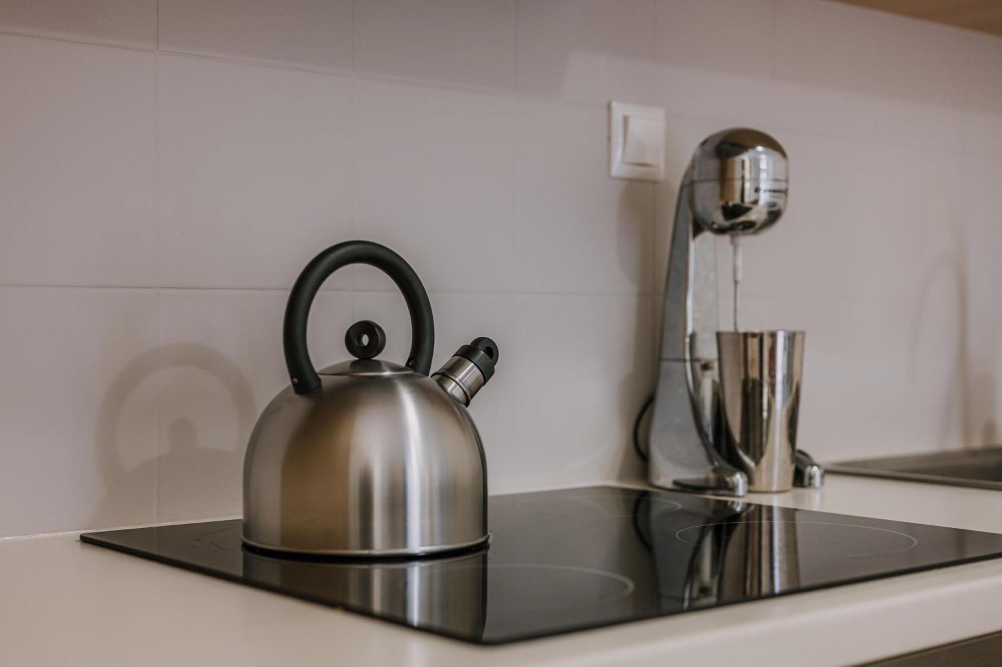 Hb Modern Apartments トロン 部屋 写真