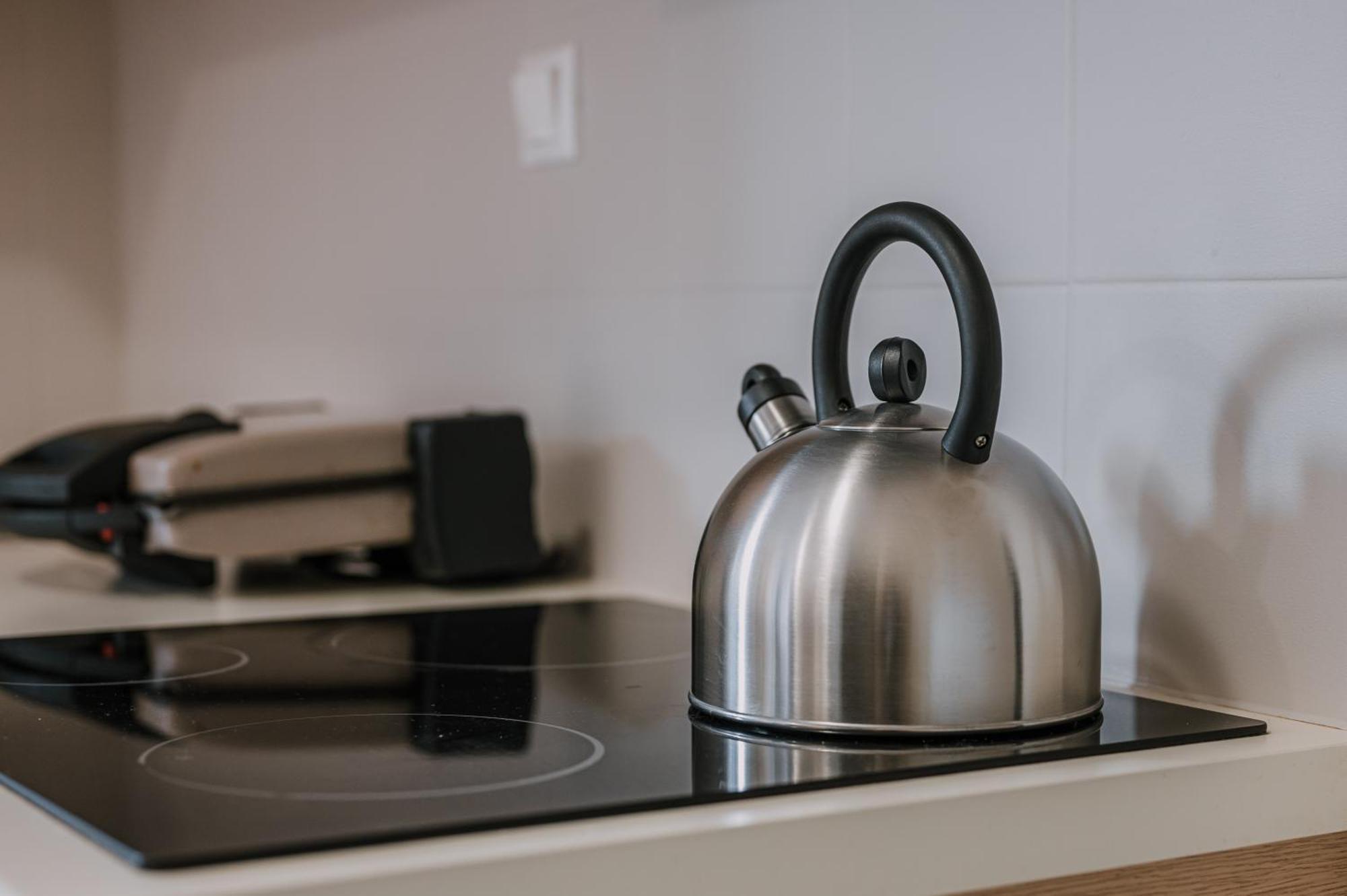 Hb Modern Apartments トロン 部屋 写真