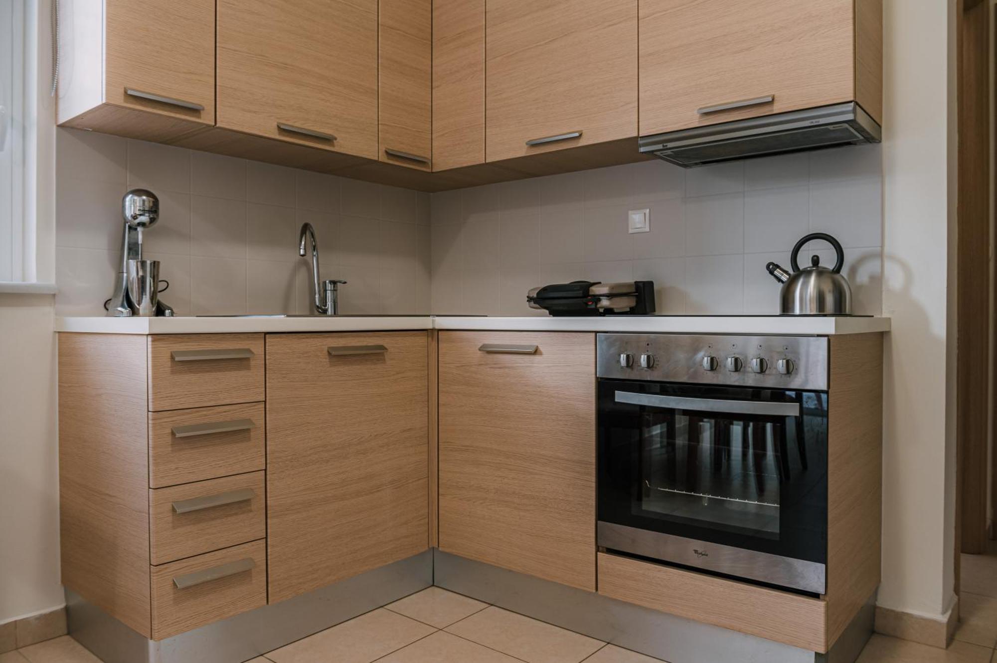 Hb Modern Apartments トロン 部屋 写真